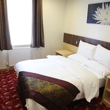 Cambridge Hotel Гаддерсфілд Екстер'єр фото
